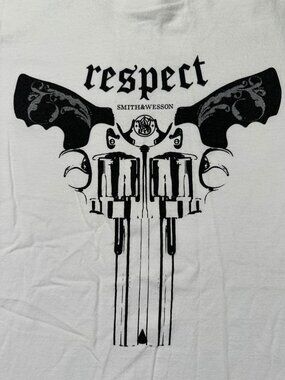 Smith & Wesson Respect T-Shirt Mens Medium White Graphic Cotton Crewneck